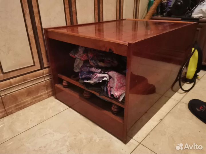 Журнальный стол, тумба, полка