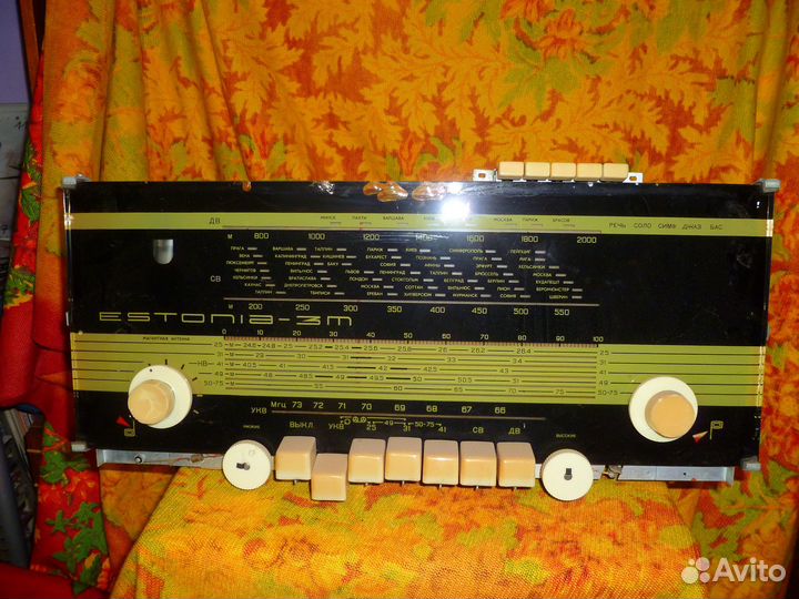 Старый радиоприёмник