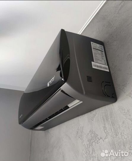 Кондиционер чёрный сплит-система