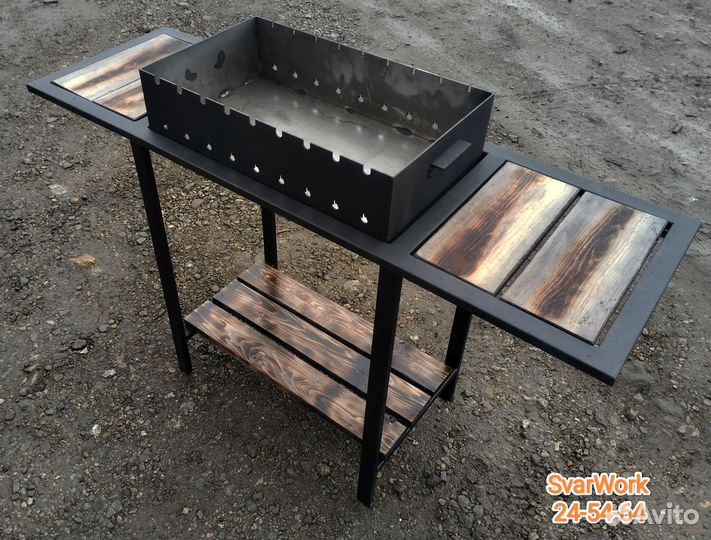 Мангал стационарный с полками из дерева