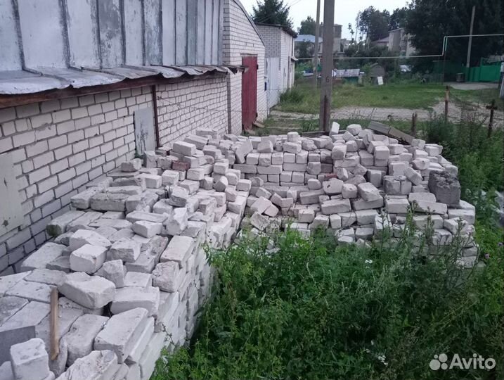 Кирпич бу