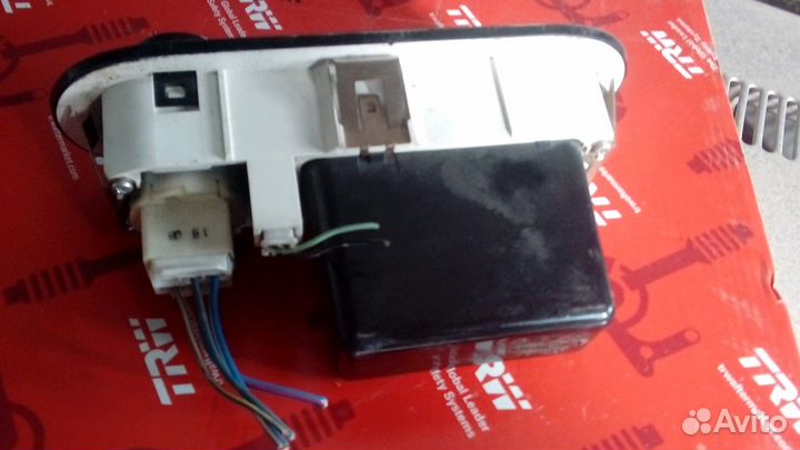 Блок управления климатом печкой задний на mazda MP