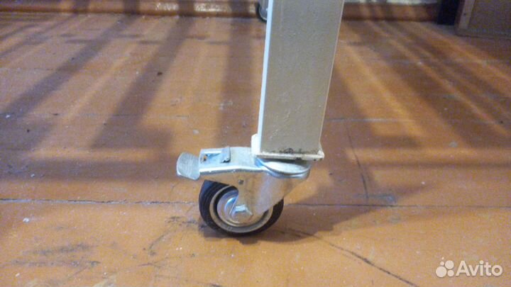 Кровать для лежачих с механическим подъемом