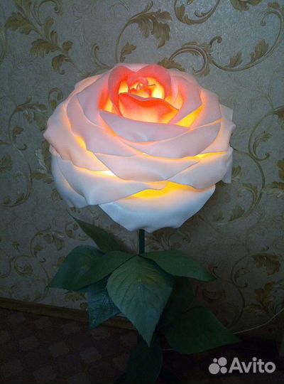 Торшер, ростовой цветок, роза