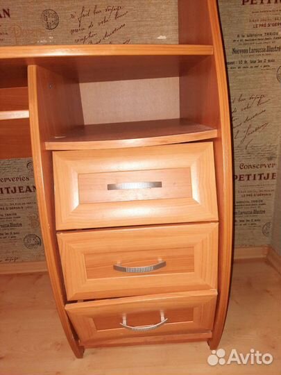 Стол компьютерный