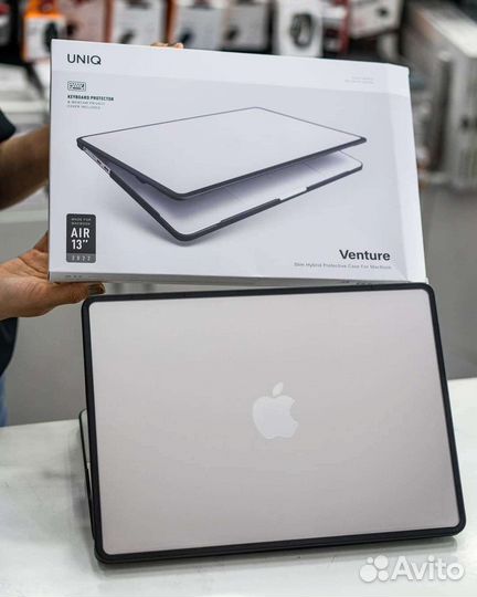 Uniq Venture Macbook Air 13