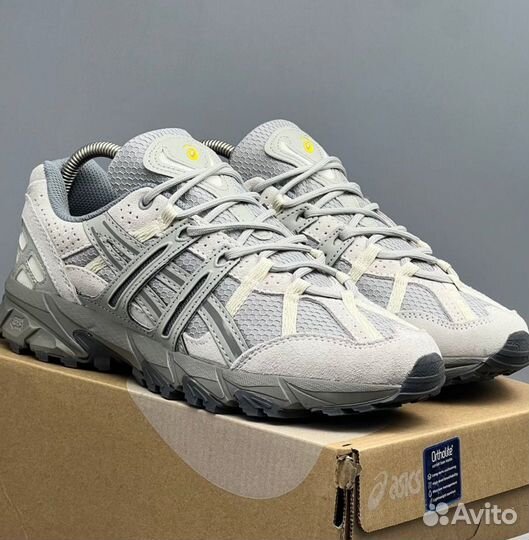 Новинка Asics Sonoma