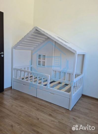 Кровать Домик