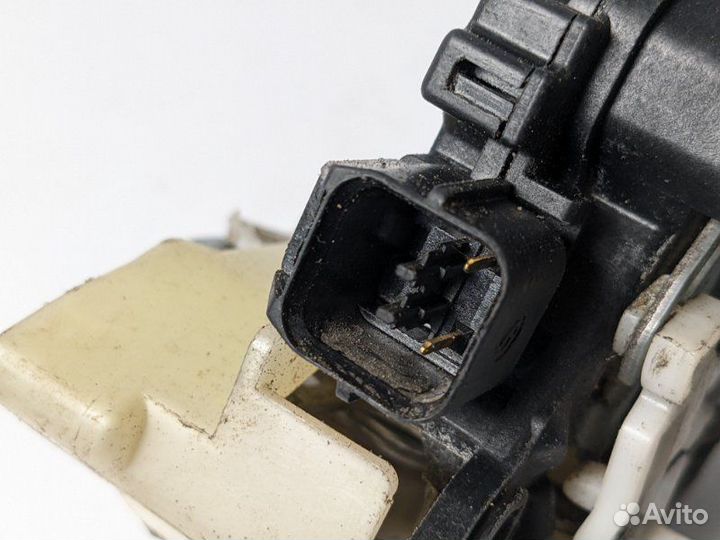 Замок двери задний правый Mitsubishi Pajero Sport