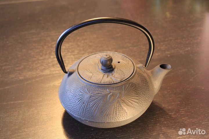 Чайник чугунный