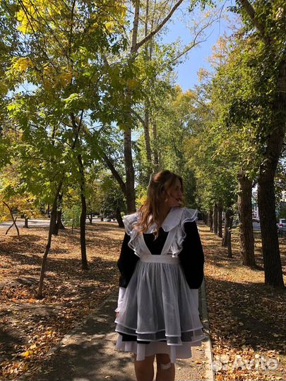 Белый школьный фартук