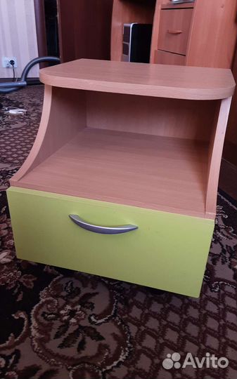 Тумба прикроватная на колесиках в41ш36г40