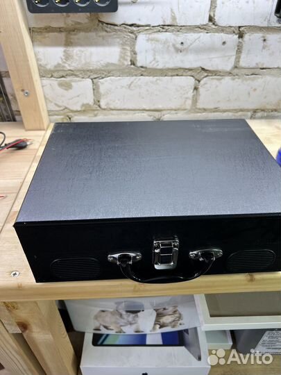 Проигрыватель винтовых пластинок ion vinyl