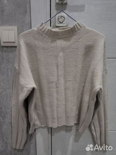 Свитер женский