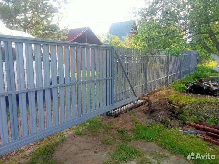 Забор из евроштакетника под ключ