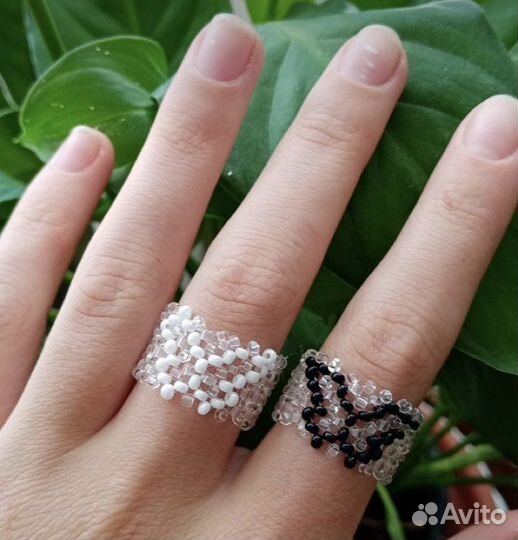 Кольцо с бабочкой из бисера