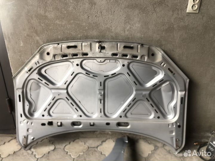 Капот на гранту 1