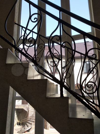 3-к. квартира, 107,7 м², 2/2 эт.