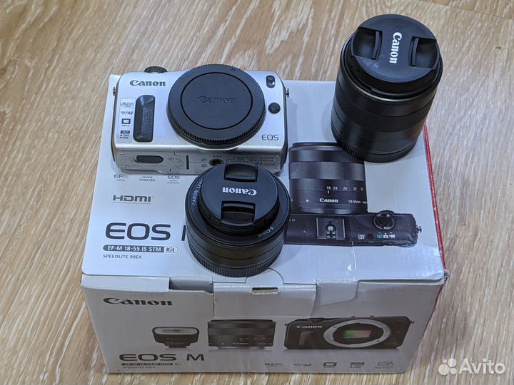 Canon EOS M Kit 18-55 и 22 мм