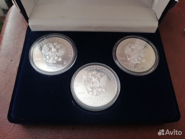 Подарочный набор серебряных монет 999пр