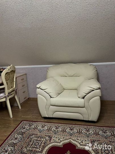 Кожаный угловой диван бу