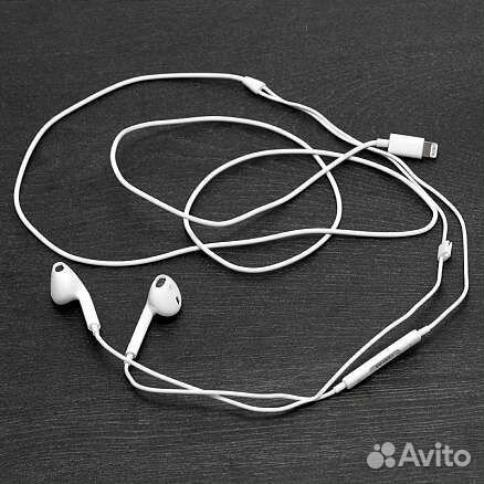 Наушники Apple EarPods Lighting