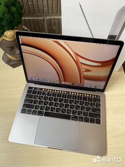 Apple MacBook Pro 13 2017 i5 8gb 512gb touch bar