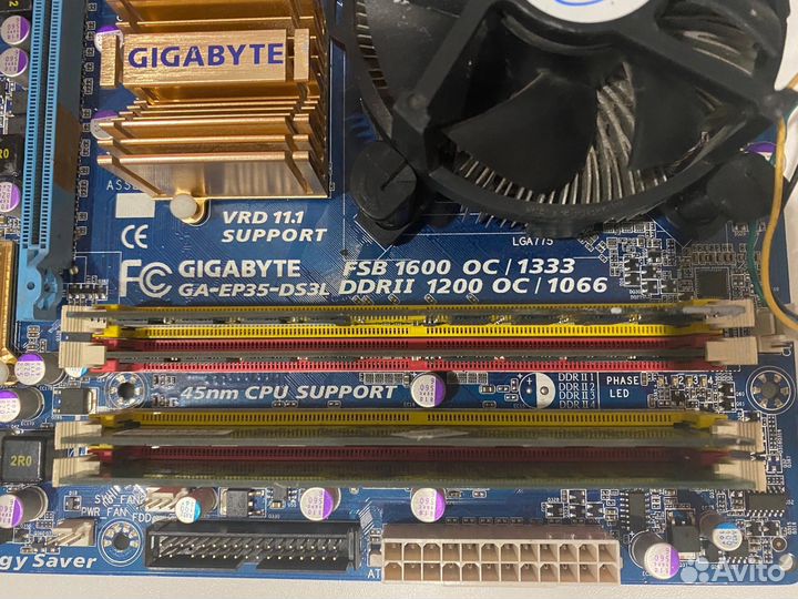 Материнская плата с процессором и памятью