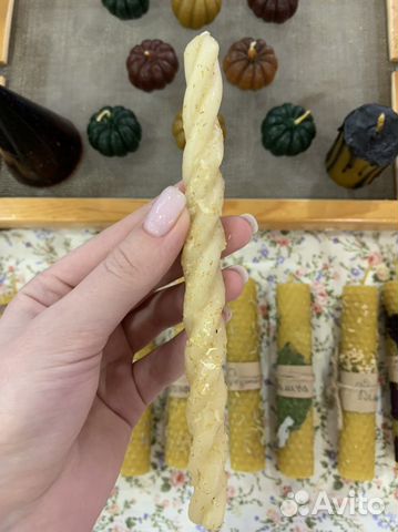 Свечи-скрутки разные из пчелиного воска с травами