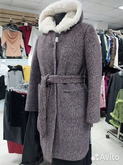 Пальто женское зимнее с капюшоном 46 -48