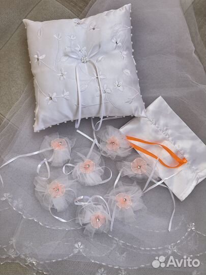 Свадебная фата, подушечка для колец, бантики