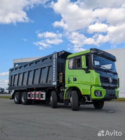 Водитель самосвала