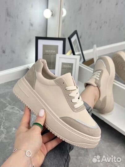 Кроссовки тренд 2023