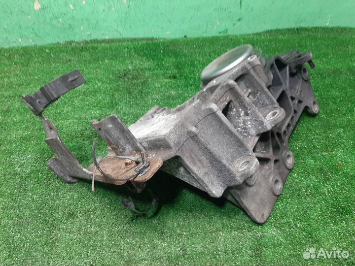 Опора (подушка) двигателя левая Nissan X-Trail T3