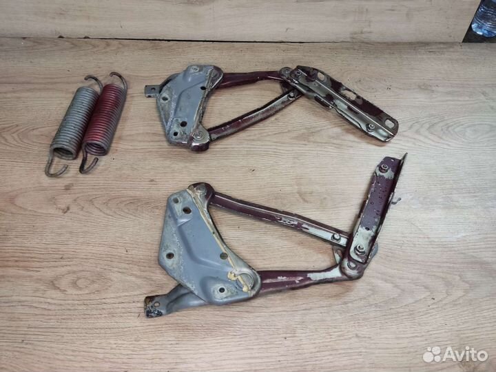 Петли капота, Volvo 850