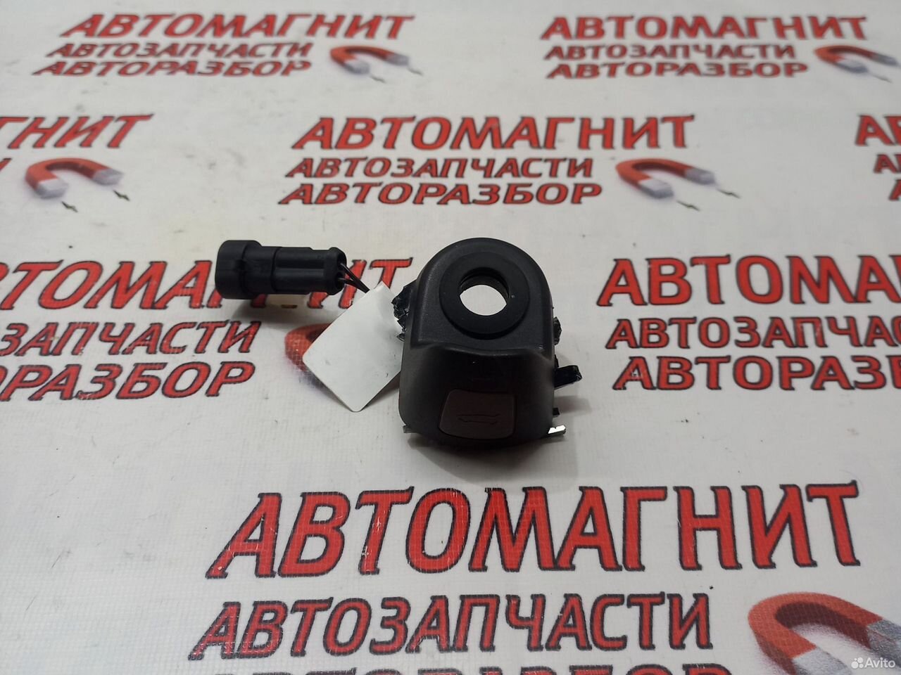 Кнопка открывания багажника Voyah Free