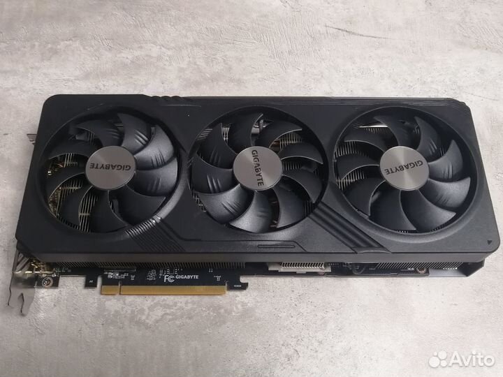Видеокарта gigabyte AMD Radeon RX 7700 XT gaming
