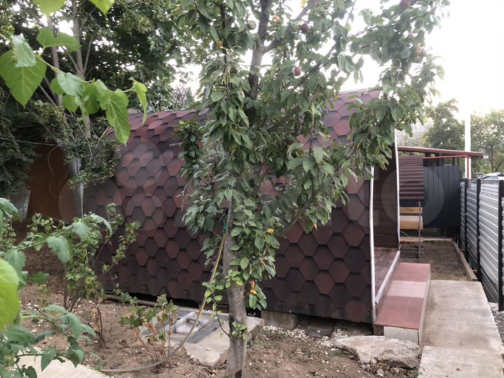 Дом 12 м² на участке 2 сот.