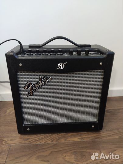 Комбоусилитель Fender Mustang I V.2