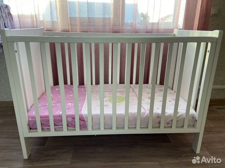Детская кроватка