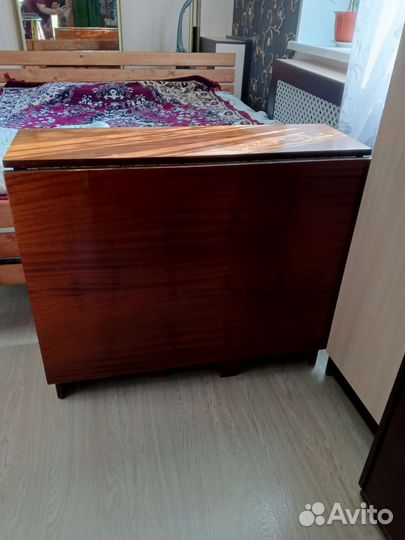 Стол книжка бу