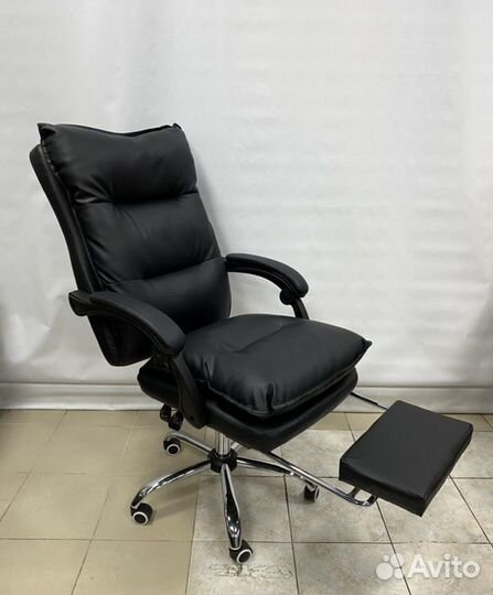 Офисное кресло руководителя