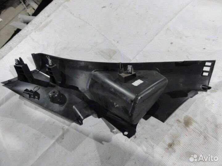 Накладка порога внутренняя задняя правая на арку