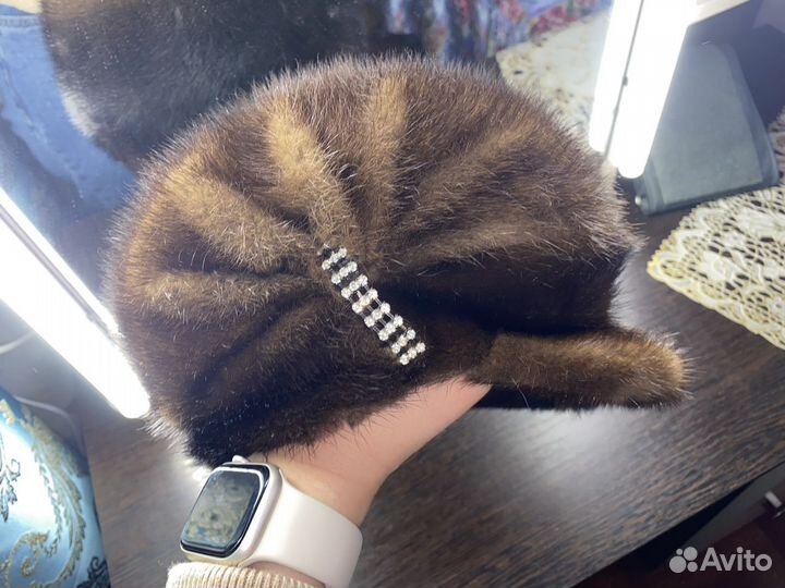 Шапка берет норковый