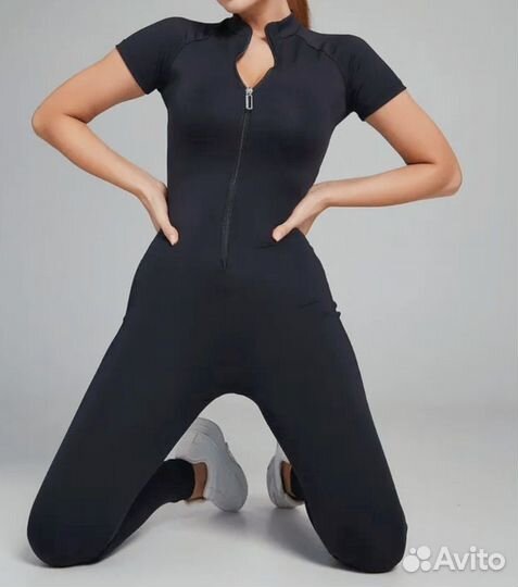 Комбинезон черный спортивный