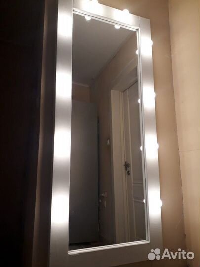 Зеркало визажиста с лампочками