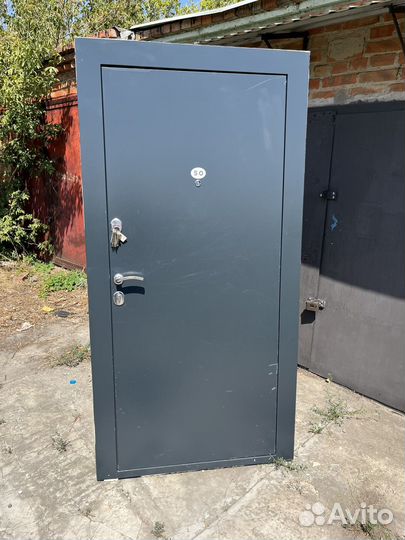 Металлическая дверь бу