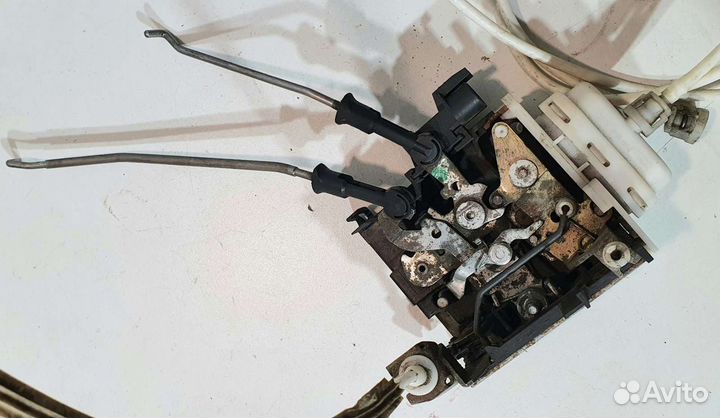 Замок двери передней правой Audi A4 B5