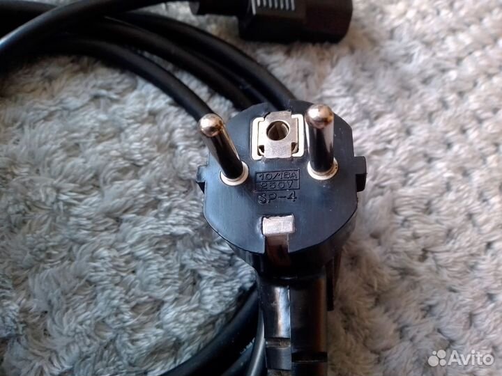 Кабель питания для компьютера