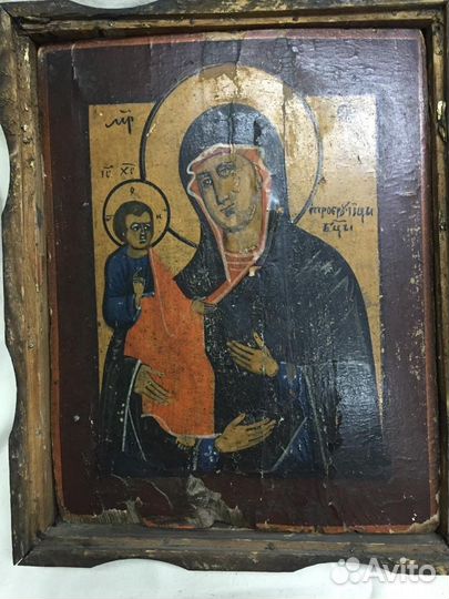 Икона в киоте Богородица Троеручица